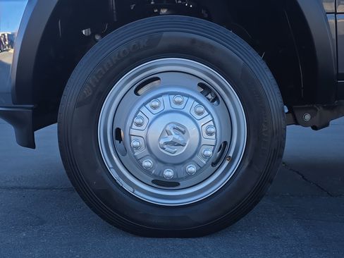 Used 2024 RAM 5500 Tradesman w/ Chrome Appearance Group image 12