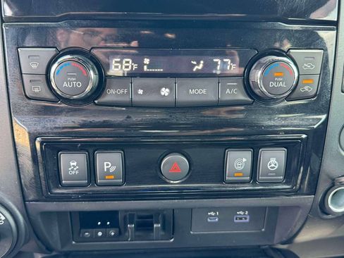 Used 2021 Nissan Titan PRO-4X w/ Pro-4x Convenience Package AWD/4WD image 29