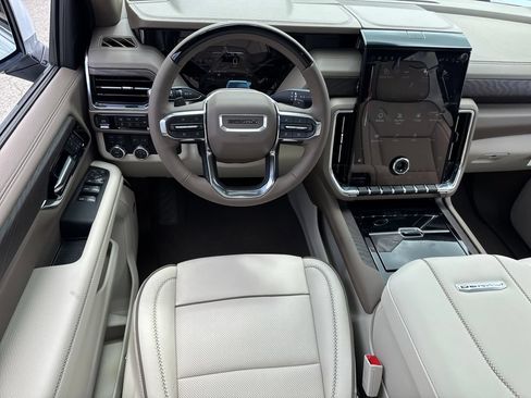 New 2026 GMC Yukon Denali w/ Denali Reserve Package AWD/4WD image 17