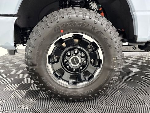 New 2026 Ford F350 Platinum w/ Tremor Off-Road Package AWD/4WD image 15