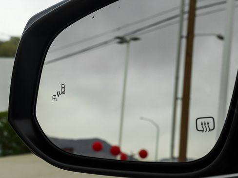 Used 2023 Toyota Highlander Limited image 22