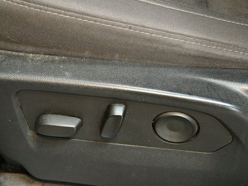 Used 2022 GMC Sierra 1500 SLE image 16