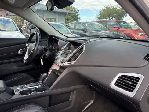 Used 2017 GMC Terrain SLT w/ Open Road Package image 10