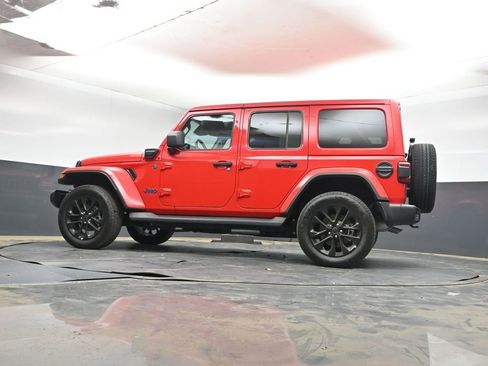 Used 2025 Jeep Wrangler Unlimited Sahara image 12