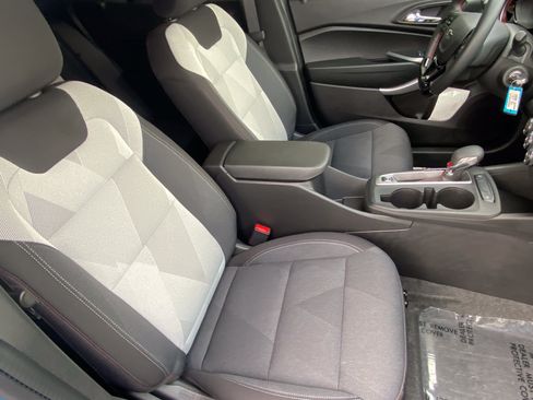 Used 2026 Chevrolet Trax RS w/ Driver Confidence Package FWD image 8