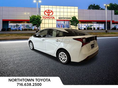 Used 2021 Toyota Prius LE w/ Carpet Mat Package (TMS) FWD image 3