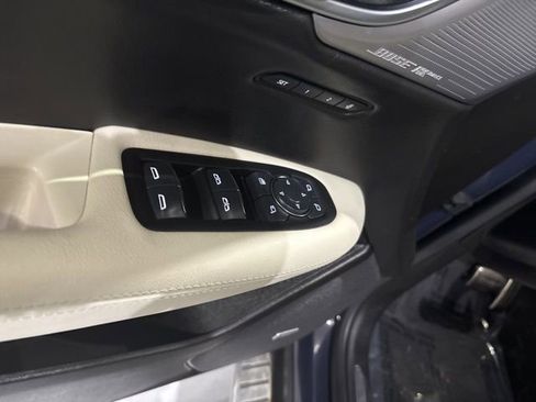 Certified 2025 Cadillac XT5 Sportv w/ Technology Package AWD/4WD image 14
