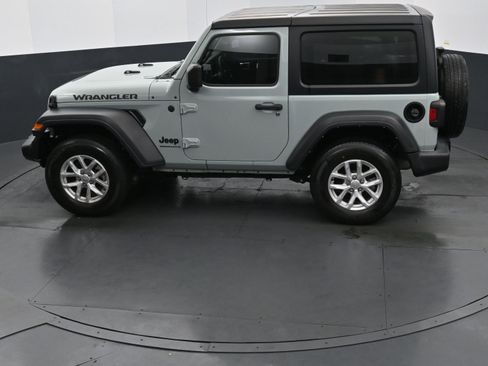 Used 2023 Jeep Wrangler Sport S image 24