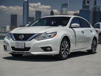 Used 2016 Nissan Altima 2.5 SV w/ Convenience Package