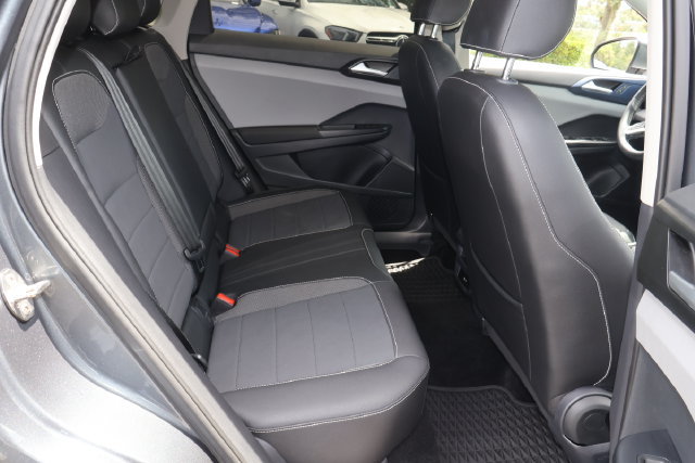 Certified 2023 Volkswagen Taos SE FWD image 18