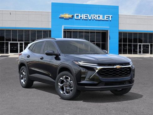 New 2026 Chevrolet Trax LT w/ Driver Confidence Package image 7