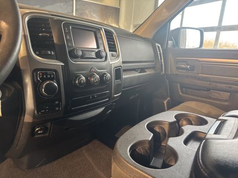 Used 2024 RAM 1500 Classic SLT image 21