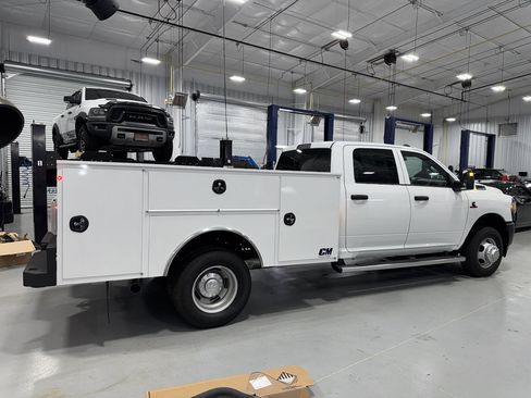 New 2024 RAM 3500 Tradesman image 46