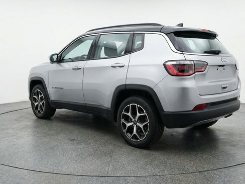 Used 2025 Jeep Compass Limited AWD/4WD image 6