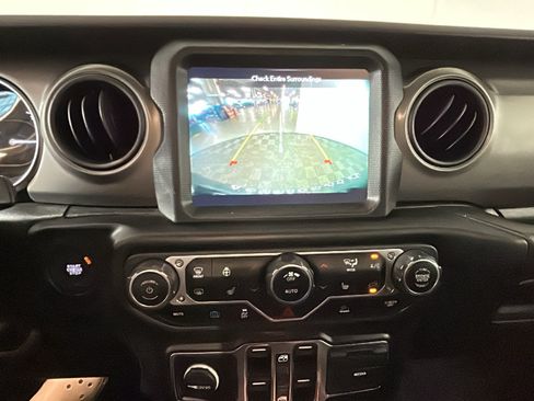 Used 2023 Jeep Wrangler Unlimited w/ Cold Weather Group AWD/4WD image 24
