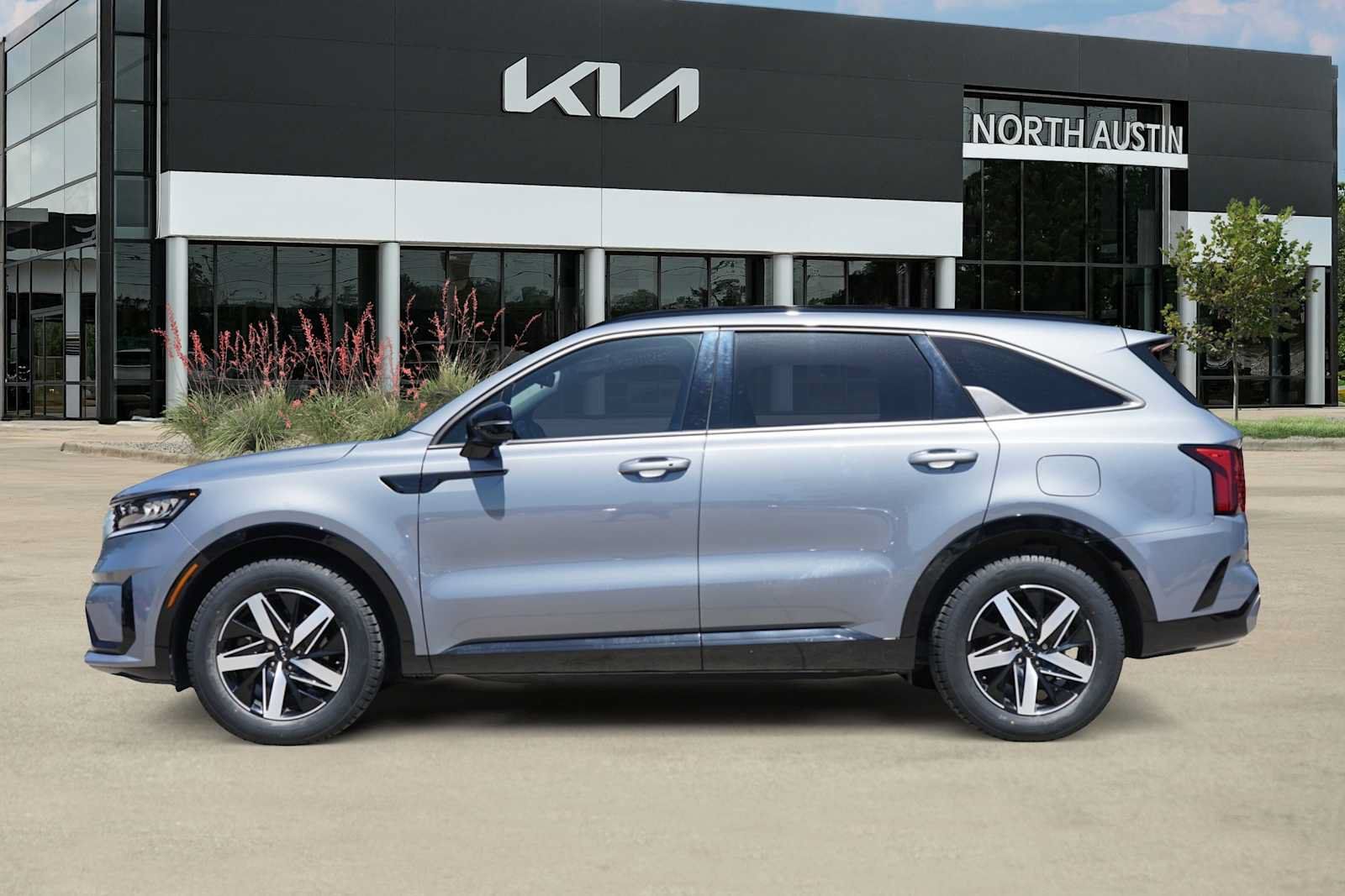 Certified 2022 Kia Sorento S w/ Panoramic Sunroof Package FWD image 3