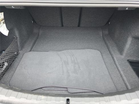 Used 2025 BMW 330i Sedan image 8