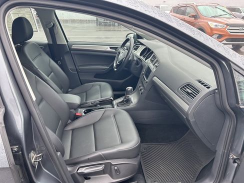 Used 2016 Volkswagen Golf SE w/ Lighting Package image 17