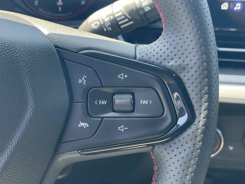 Used 2025 Chevrolet Trax RS w/ Driver Confidence Package FWD image 12