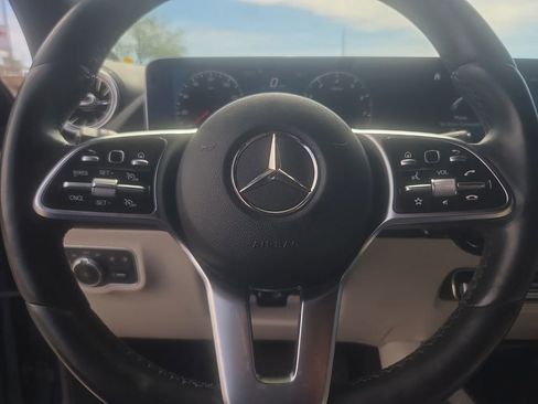 Used 2021 Mercedes-Benz GLA 250 GLA 250 w/ Premium Package image 25