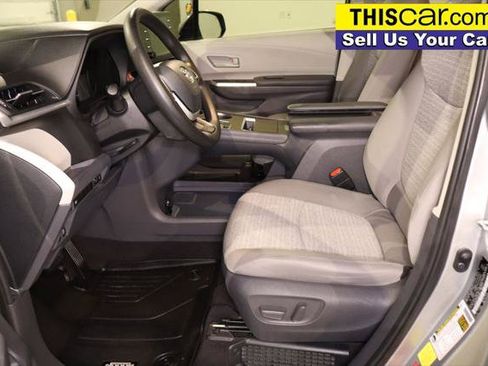 Used 2021 Toyota Sienna LE FWD image 26