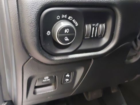 Used 2020 RAM 1500 Laramie w/ Sport Appearance Package image 31