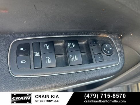 Used 2022 Chrysler 300 Touring w/ Sport Appearance Package RWD image 13