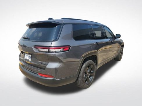 Used 2025 Jeep Grand Cherokee L Limited w/ Black Appearance Package RWD image 10