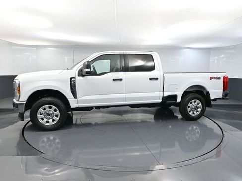 Used 2024 Ford F350 XLT w/ FX4 Off-Road Package image 11