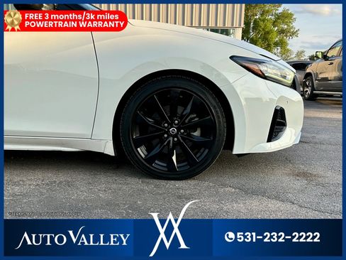 Used 2021 Nissan Maxima SR w/ Sport Mat Group FWD image 9
