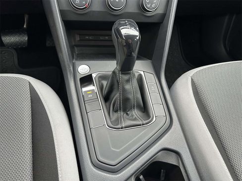 Used 2022 Volkswagen Taos S image 6