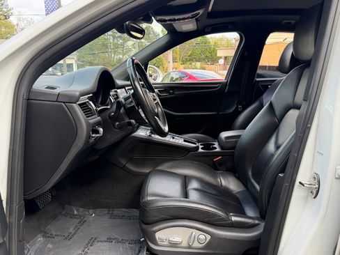 Used 2017 Porsche Macan S image 25