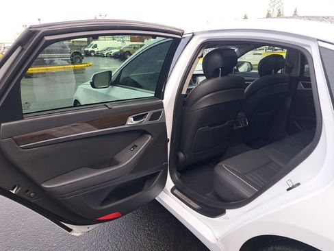 Used 2015 Hyundai Genesis 3.8 w/ Option Group 03 image 13