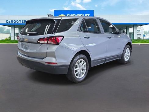 Used 2024 Chevrolet Equinox LS w/ Driver Confidence II Package AWD/4WD image 7