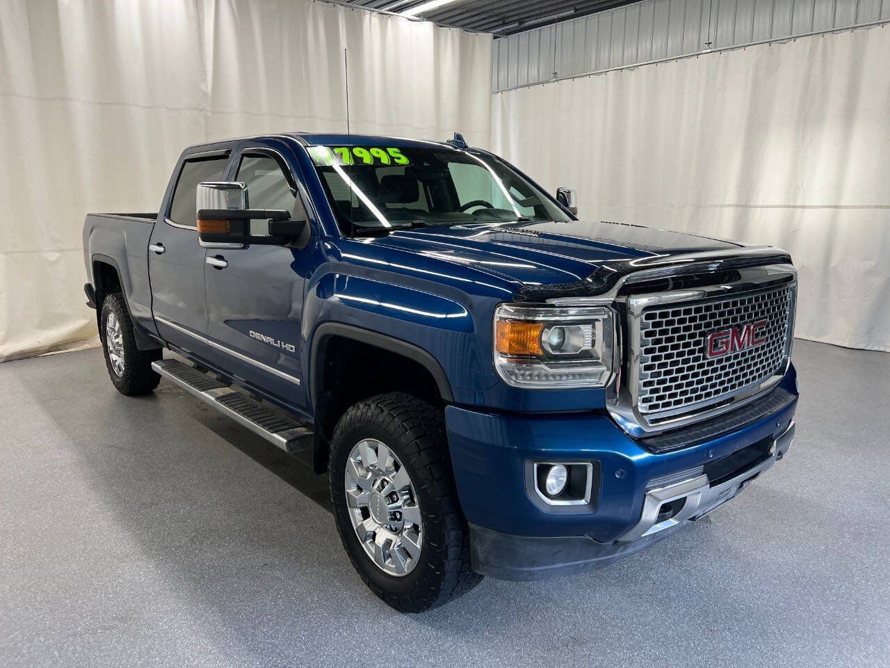 Used 2016 GMC Sierra 2500 Denali w/ Duramax Plus Package AWD/4WD image 3