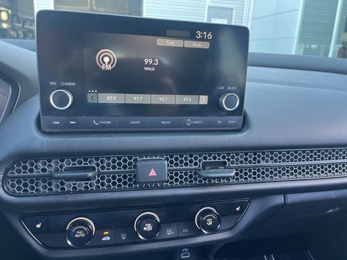 Used 2023 Honda HR-V Sport image 16