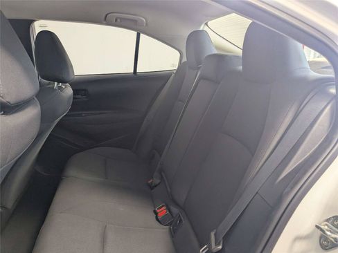Used 2022 Toyota Corolla LE FWD image 33