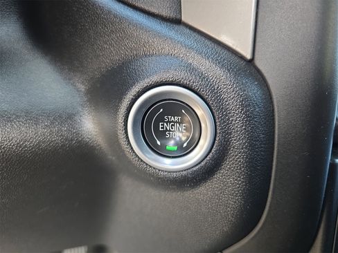 Used 2023 Chevrolet Silverado 1500 Custom image 22