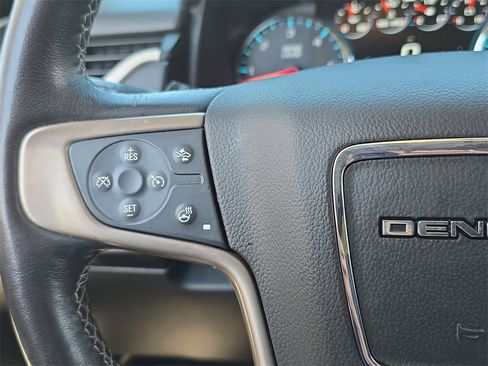 Used 2019 GMC Yukon Denali w/ Denali Ultimate Package image 18