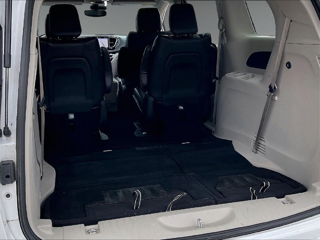Used 2024 Chrysler Pacifica Limited FWD image 34