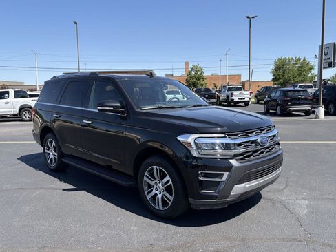Used 2024 Ford Expedition Limited AWD/4WD image 2