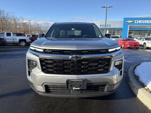 Certified 2025 Chevrolet Traverse LT w/ Driver Confidence Package image 2