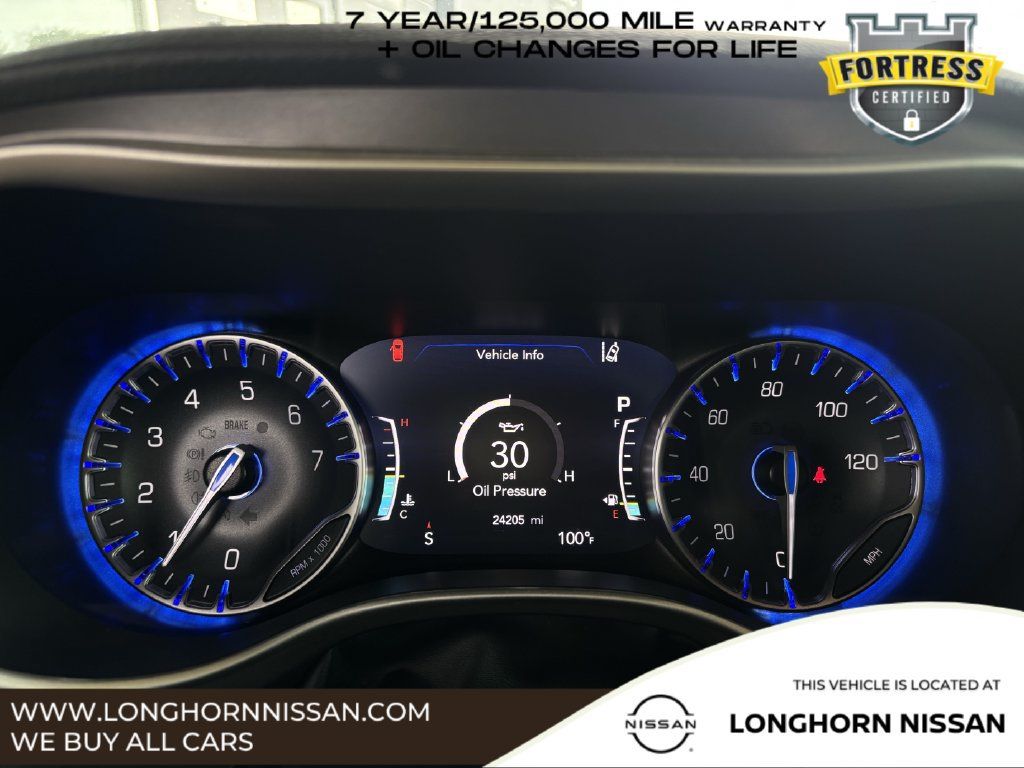 Used 2025 Chrysler Pacifica Select AWD/4WD image 12