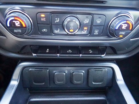 Used 2018 Chevrolet Silverado 1500 LT w/ All Star Edition AWD/4WD image 24