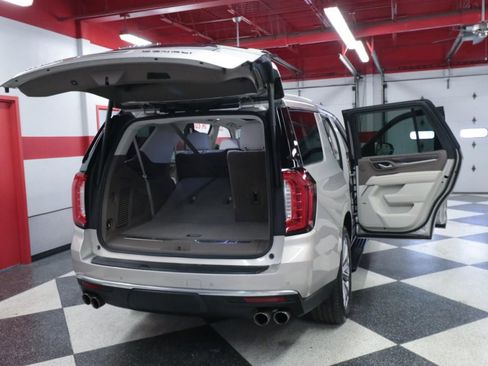 Used 2022 GMC Yukon Denali w/ Denali Premium Package image 27