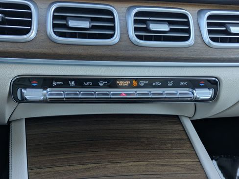 Used 2024 Mercedes-Benz GLE 450 4MATIC image 15