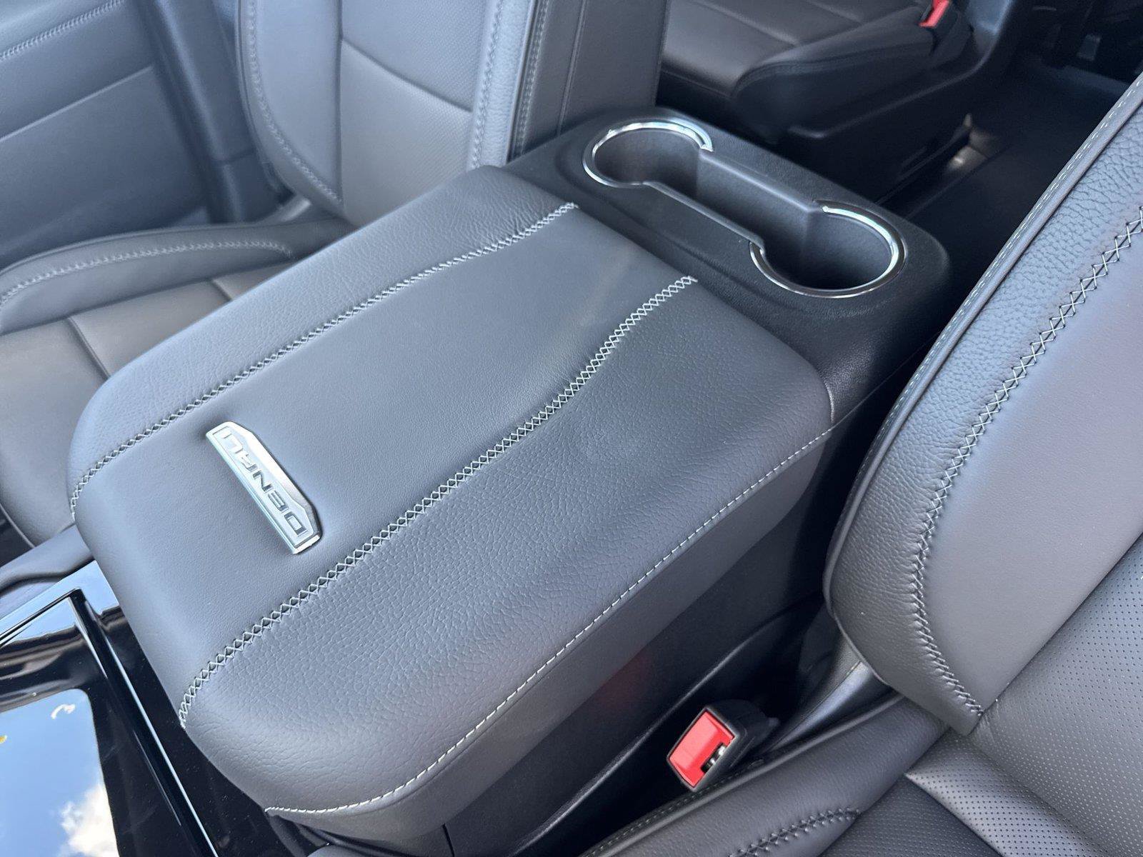 New 2026 GMC Yukon Denali AWD/4WD image 21