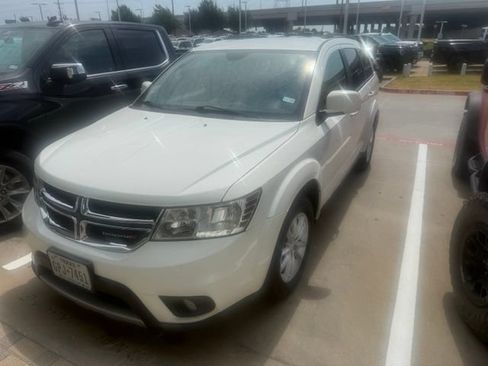 Used 2015 Dodge Journey SXT w/ Flexible Seating Group AWD/4WD image 2