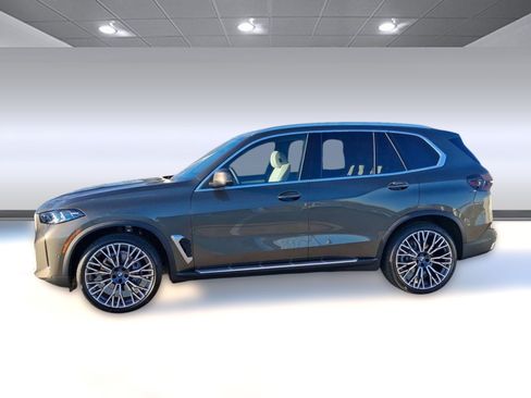 Used 2026 BMW X5 xDrive40i w/ Executive Package AWD/4WD image 2