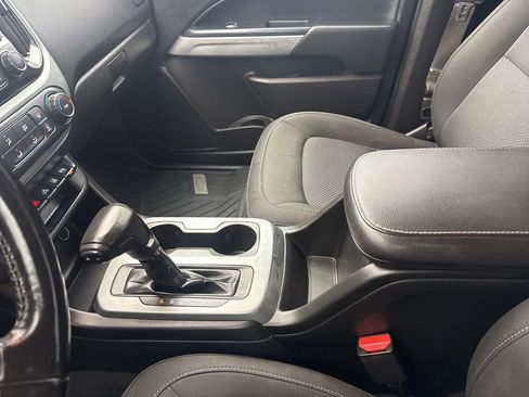 Used 2021 Chevrolet Colorado LT w/ Safety Package image 25